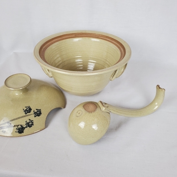 Vintage soup tureen with ladle - Picture 8 of 11